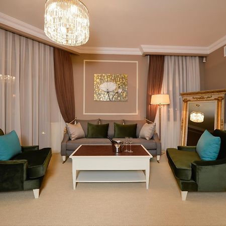 Royal Casino & Hotel Batumi Bagian luar foto