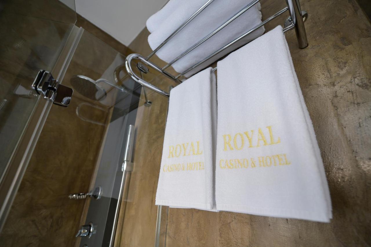 Royal Casino & Hotel Batumi Bagian luar foto