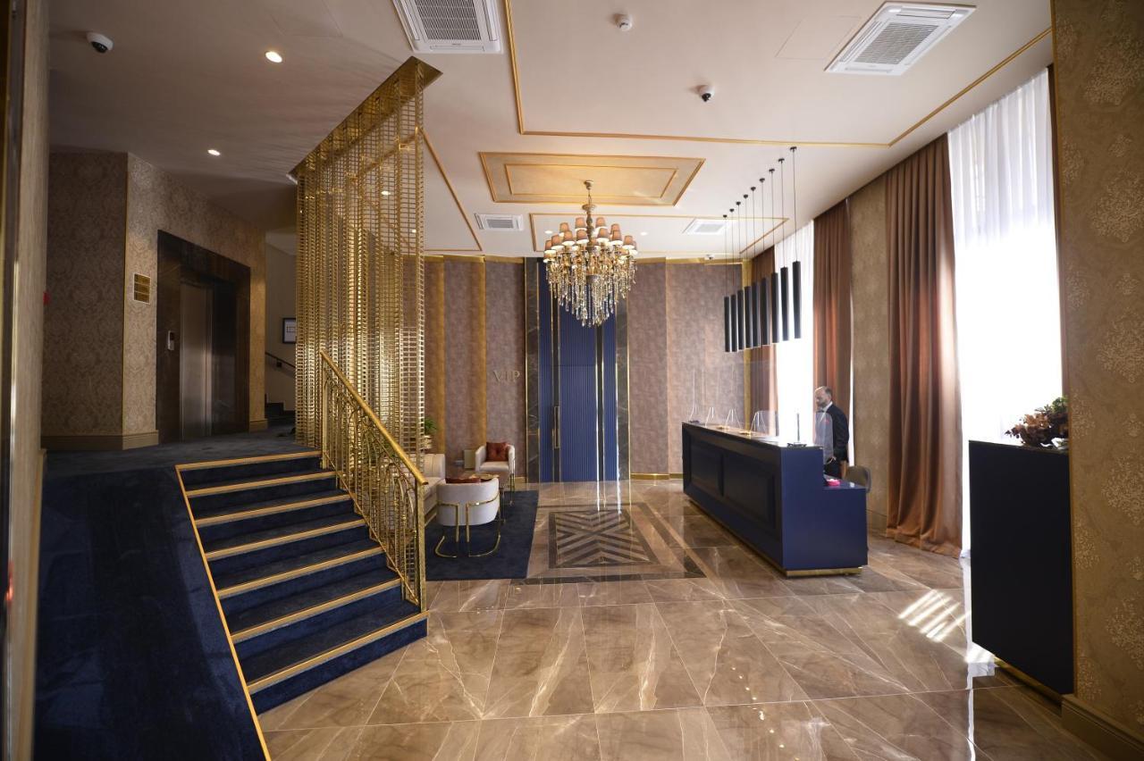 Royal Casino & Hotel Batumi Bagian luar foto